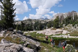 8 Jalur Pendakian Paling Panjang di Dunia (1)