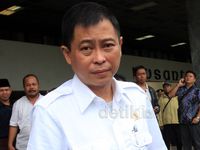 Jonan Datangi Gedung DPR
