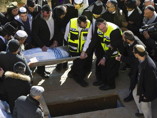 4 Korban Penyanderaan di Prancis Dimakamkan