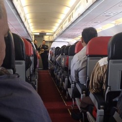 Awak Kabin AirAsia Bikin Heboh di Path