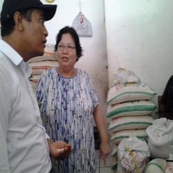 Dapat Laporan Pupuk Langka dan Beras Impor, Mentan Meluncur ke Gudang dan Pasar