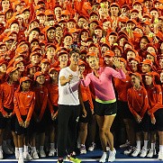 Sharapova Selfie Bareng 380 Ball Boys Jelang Australia Terbuka