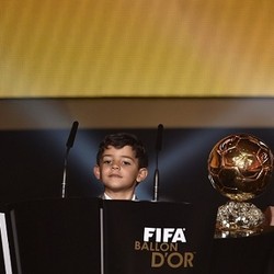 Saat Lionel Messi Bertemu Cristiano Ronaldo Jr.