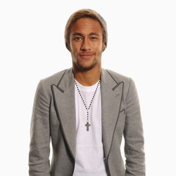 Sering Hangout Bareng, Neymar Dikabarkan Pacari Pengacara Cantik