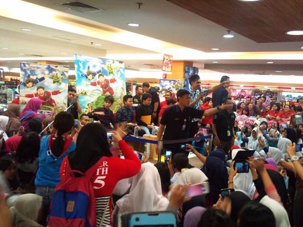 Hebohnya Acara Launching Novel 'CJR The Movie'
