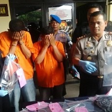 Cucu Ini Tega Bunuh Nenek Sendiri Demi Perhiasannya