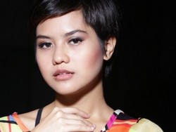 Tanpa Melodi, Curhat Mytha Lewat Tangan Nadya Fatira