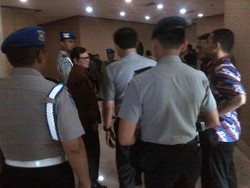 Pramono Anung Temui Komjen Budi di Ruang VIP Saat Paripurna Diskors