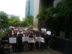 Kecewa, Pencipta Lagu Salam 2 Jari Sampaikan Surat Terbuka untuk Jokowi