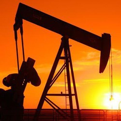 Harga Minyak Terjun Bebas, Ini Hitungan Untung-Rugi Buat RI