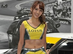 Gadis Cantik dan Seksi Meriahkan Tokyo Auto Salon