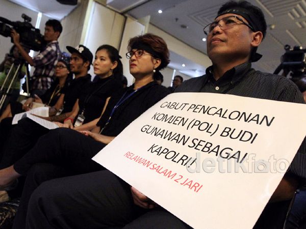 Relawan Salam 2 Jari Tolak Komjen Budi Jadi Kapolri