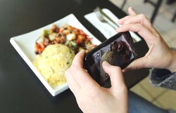 Ternyata Tak Semua Restoran Suka dengan Makanannya Dipotret Pembeli