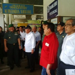 Sambil Geleng-geleng, Menteri PU Ngaku Malu Lihat Jalanan RI di Perbatasan Malaysia