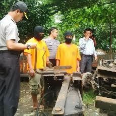 Kawanan Pencuri Truk Dibekuk di Dalam Hutan Wringin Anom