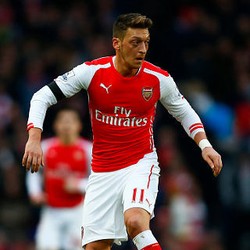 Oezil Yakin Arsenal Masih Bisa Juara Meski Tertinggal Jauh dari Chelsea