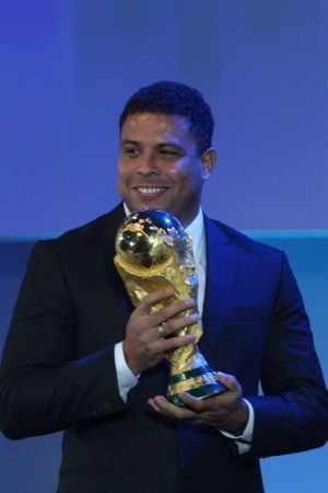 Empat Tahun Setelah Pensiun, Ronaldo Berniat Comeback
