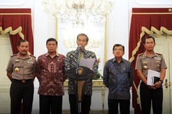 Jokowi Berhentikan Sutarman dan Angkat Badrodin Sebagai Plt Kapolri