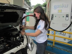 Harga Minyak Turun Terus, Konversi Mobil ke BBG Bisa Molor