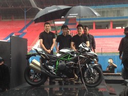 Kawasaki: Ninja H2 Harganya Rp 580 Juta, H2R Rp 1 Miliar