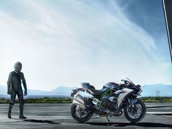 Ini Trio Pembeli Pertama Kawasaki Ninja H2 di Indonesia