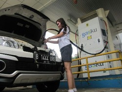 Menggeber Mobil BBG di Jalanan Jakarta