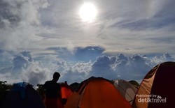 Cikuray & 5 Gunung Dengan Sunrise Keren