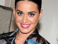 Manggung di Super Bowl, Katy Perry Tak Dibayar