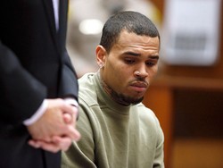 Ada Penembakan Saat Manggung, Chris Brown Terancam Dipenjara