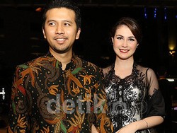 Suami Arumi Bachsin Masih Pelit Bicara Soal Isu Nyalon Walkot