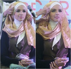4 Tips Kreasikan Jilbab dengan Scarf Satin