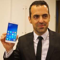 Jual Ponsel Murah, Kok Xiaomi Bisa Untung?