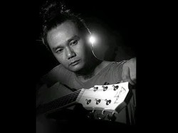 Bukan Butiran Debu dan Berkah Suara Mirip Iwan Fals