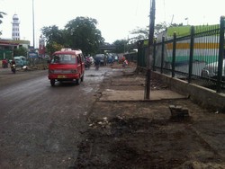 Sim Salabim! PKL di Depan Stasiun Pasar Klender Hilang