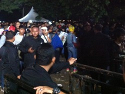 Ratusan Penonton Antusias Saksikan Avenged Sevenfold Malam Ini