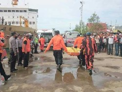 2 Jenazah Korban AirAsia Nomor 049 dan 050 Diterbangkan ke Surabaya