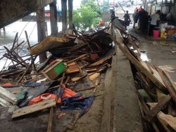 Tak Perlu Bayar, Alasan Warga Dirikan Bangunan di Bantaran Kali Grogol