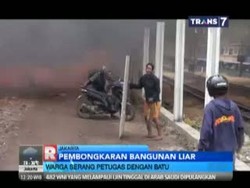 Warga yang Kena Penertiban Bangunan di Tanah Abang Serang Petugas