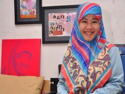 Ruang Kerja Serba Berantakan ala Penulis Asma Nadia