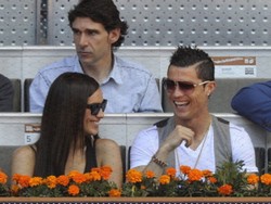 Ronaldo Putus Dari Irina Shayk karena Tolak Datang ke Pesta Ultah Sang Ibu?