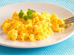 Bosan dengan Scrambled Egg yang Biasa? Coba Buat Variasi dengan Bahan Ini