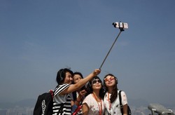 Makin Banyak yang Mengharamkan Tongsis