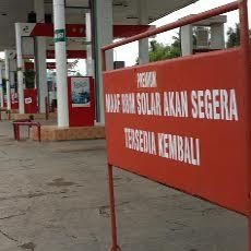 Harga BBM Turun, Warga Pacitan Serbu SPBU Hingga Stok Habis