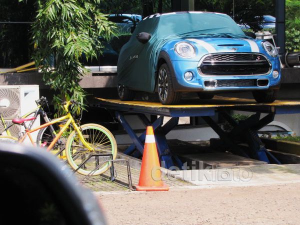 MINI 5 Door Beredar di Tangsel