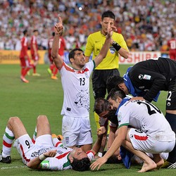 Kalahkan UEA, Iran Juara Grup