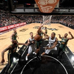 Leonard Pimpin Spurs Taklukkan Jazz