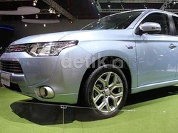 Outlander PHEV Batal Dijual di Indonesia, Mitsubishi?