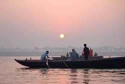 Mencari Yoga & Pencerahan di Tepi Sungai Gangga, Varanasi