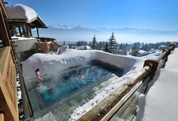 9 Hotel dengan Kolam Renang Super Keren (2)