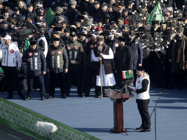 Warga Chechnya Protes Charlie Hebdo Warga Chechnya Protes Charlie Hebdo